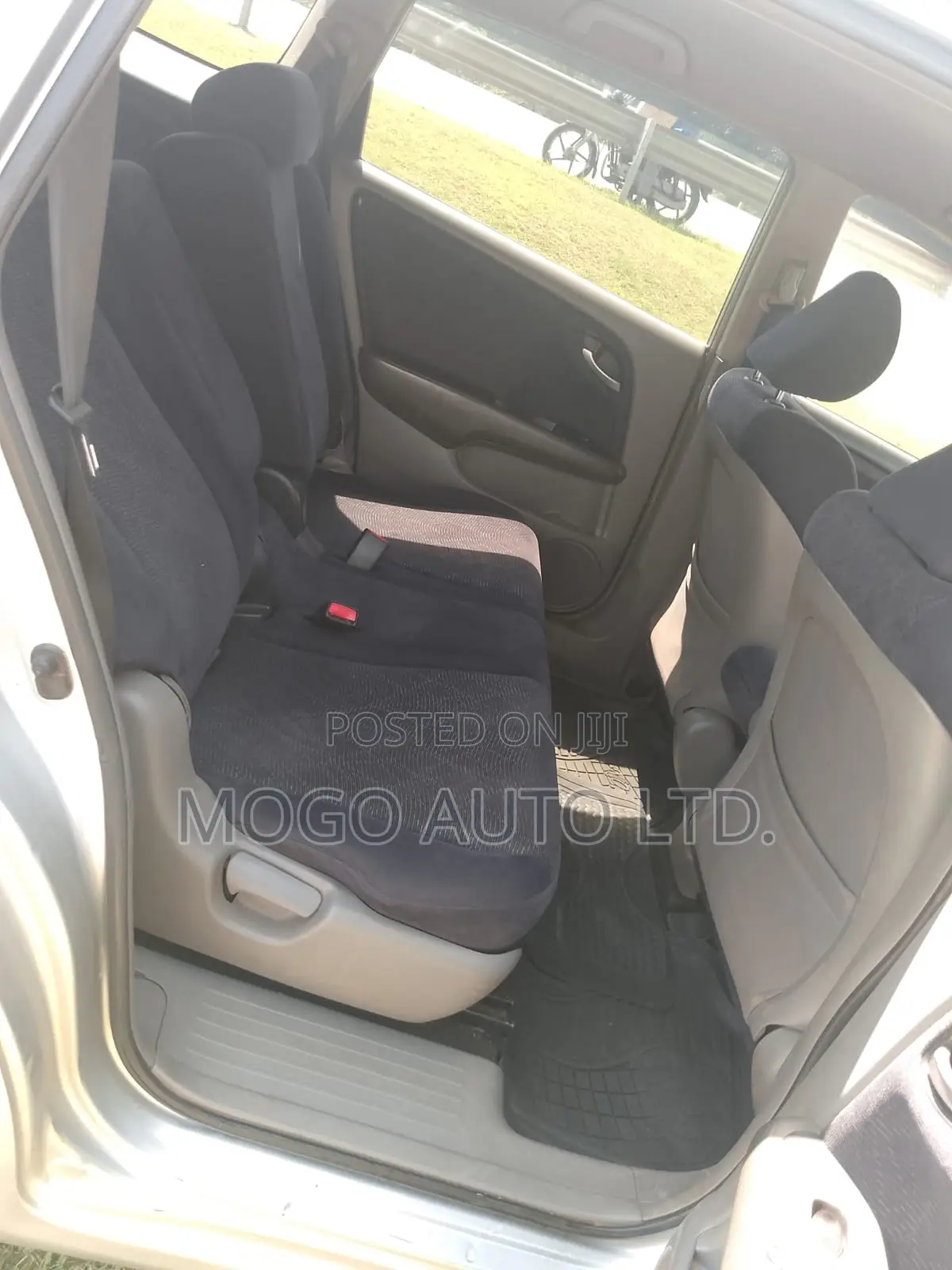 Honda Stream 2011 Silver