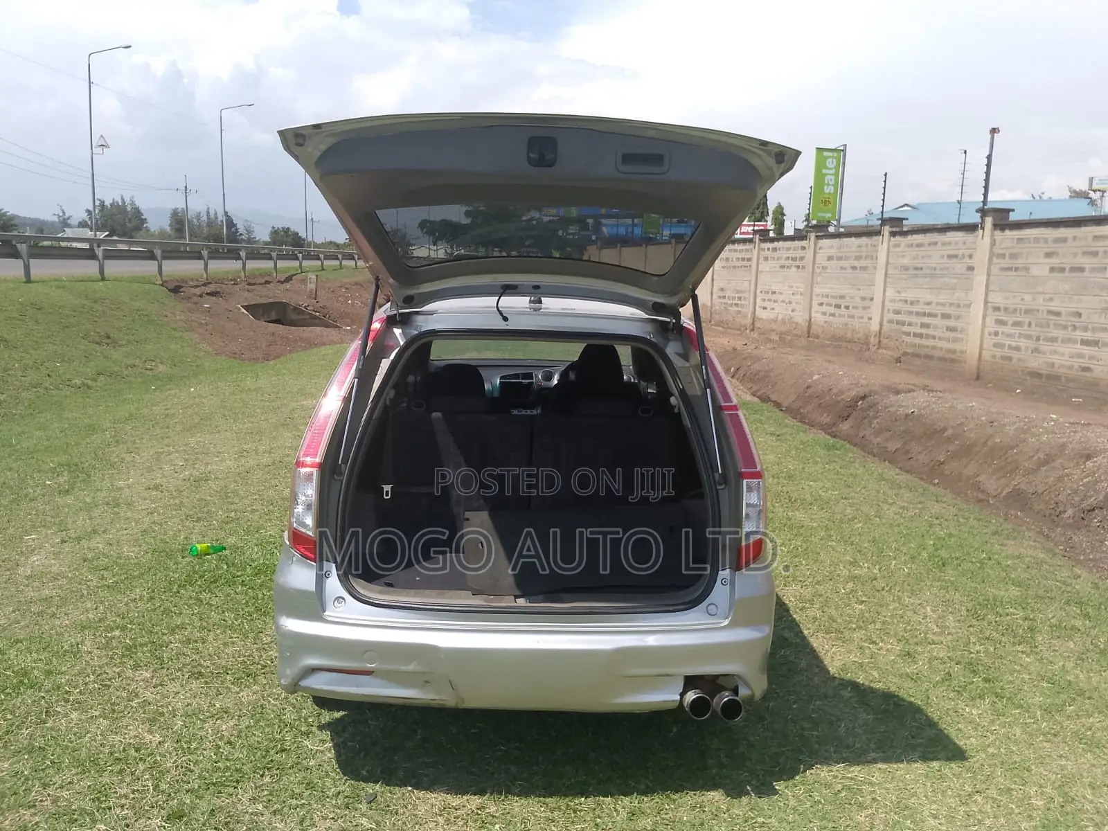 Honda Stream 2011 Silver
