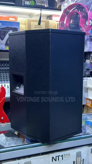 QSC E112 12-Inch 1600W Passive PA Speaker (Black)
