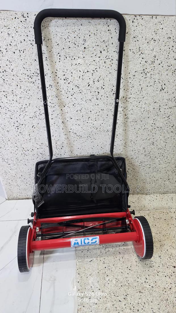 Aico Japan 18" Manual Lawnmower With Dust Collecting Bag