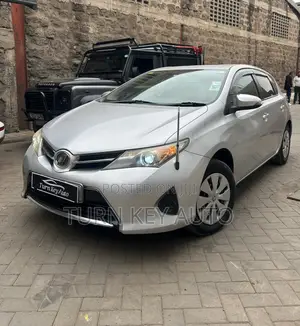 Toyota Auris 2013 Silver