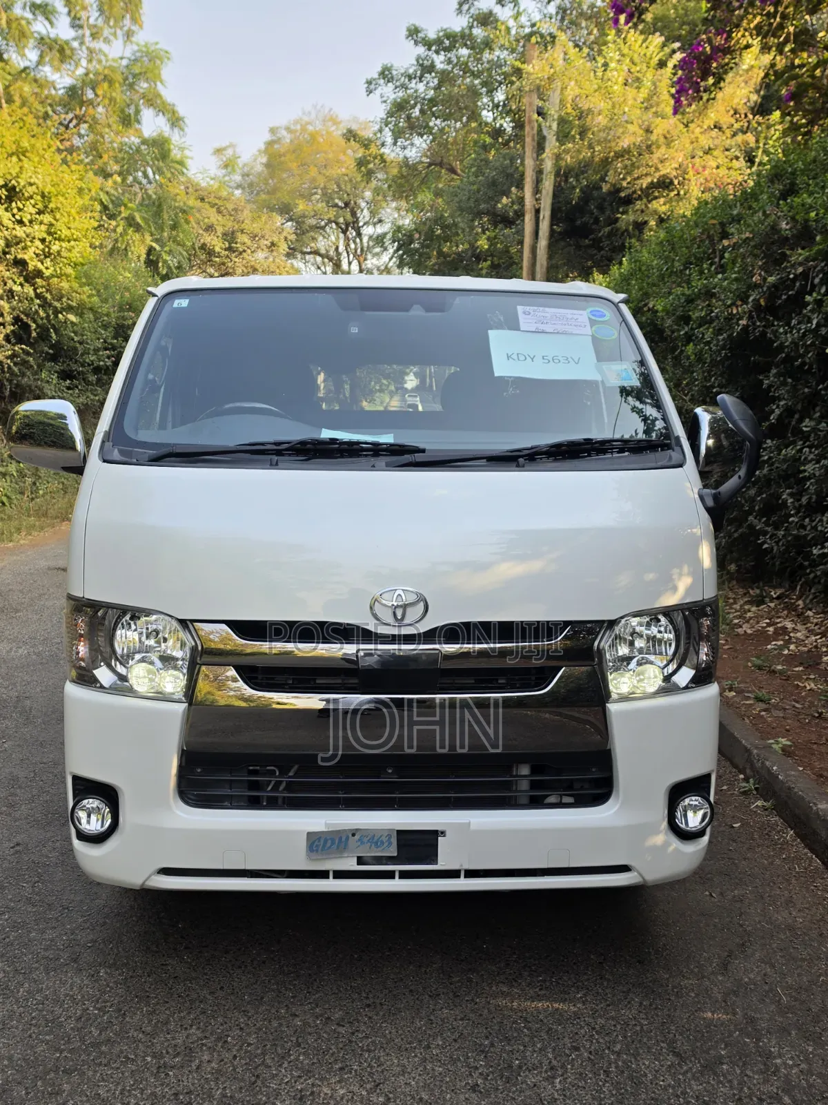 Toyota HiAce 2019 White