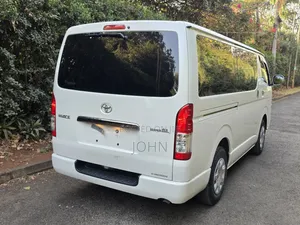 Toyota HiAce 2019 White