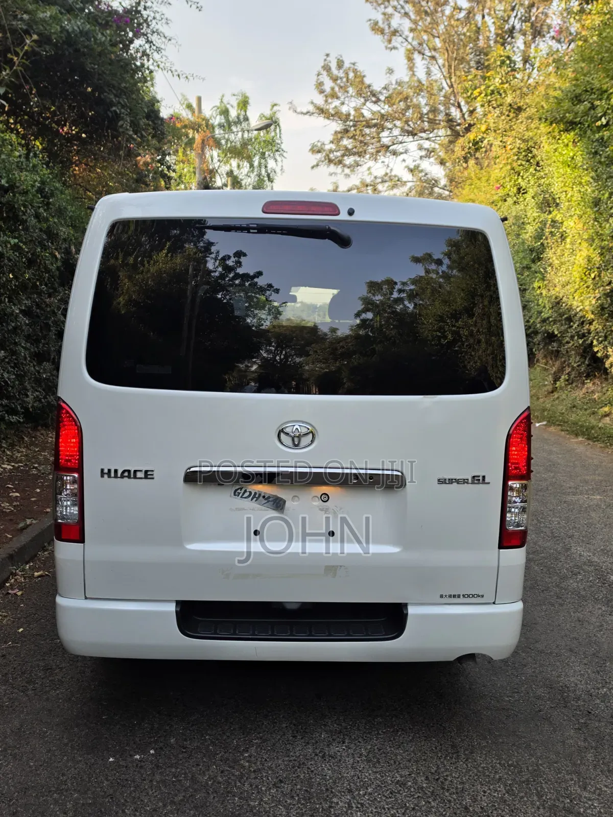 Toyota HiAce 2019 White