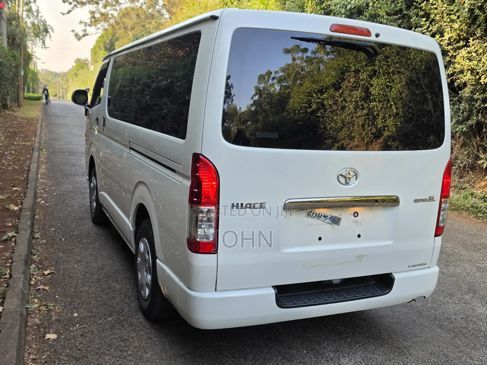 Toyota HiAce 2019 White
