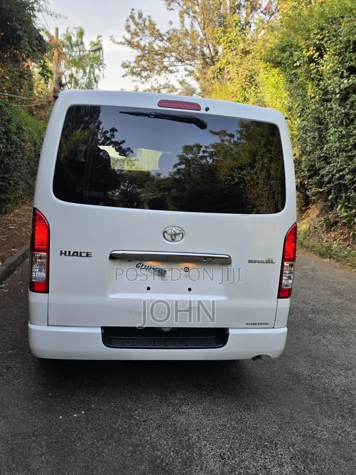 Toyota HiAce 2019 White