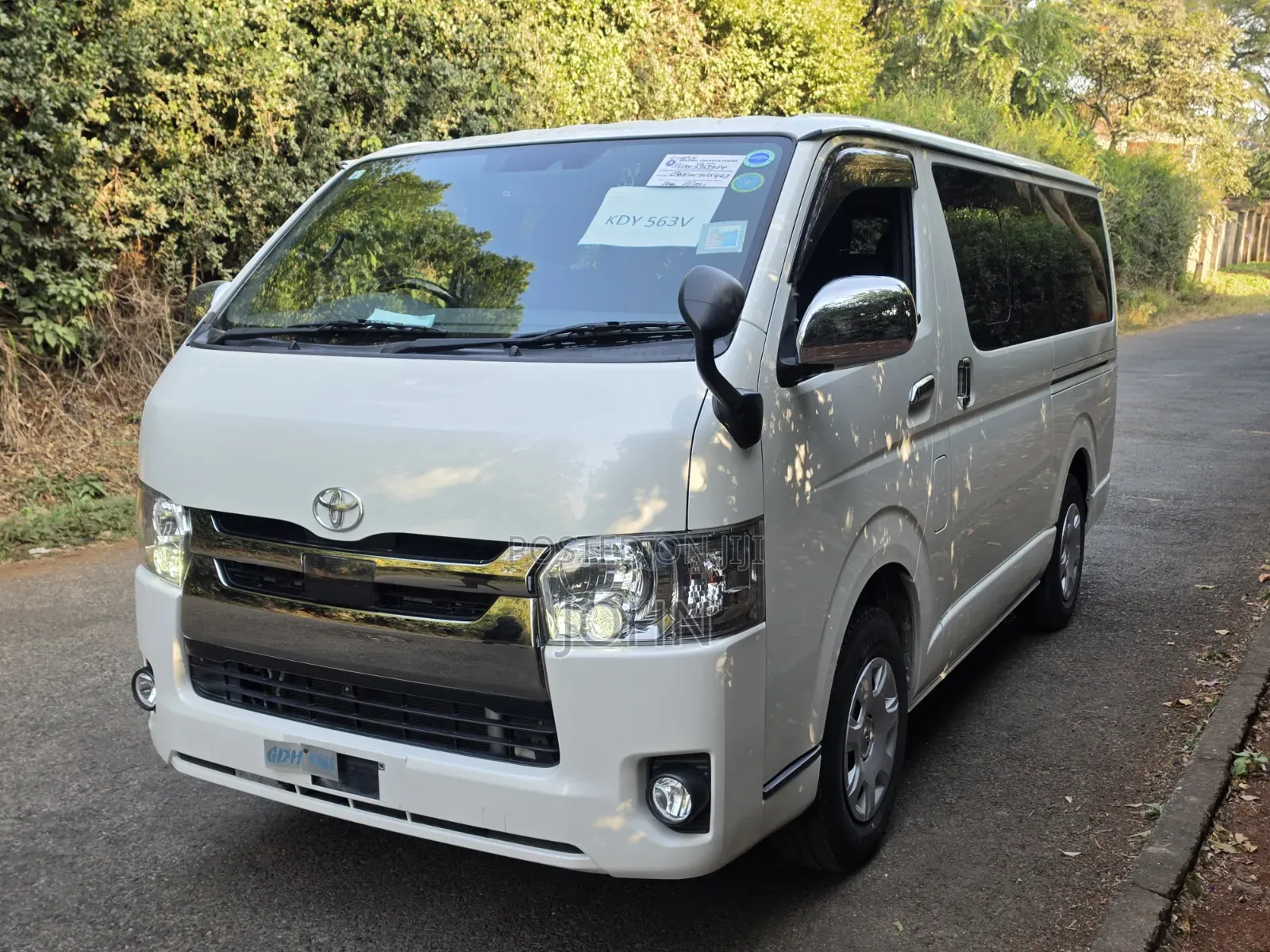 Toyota HiAce 2019 White