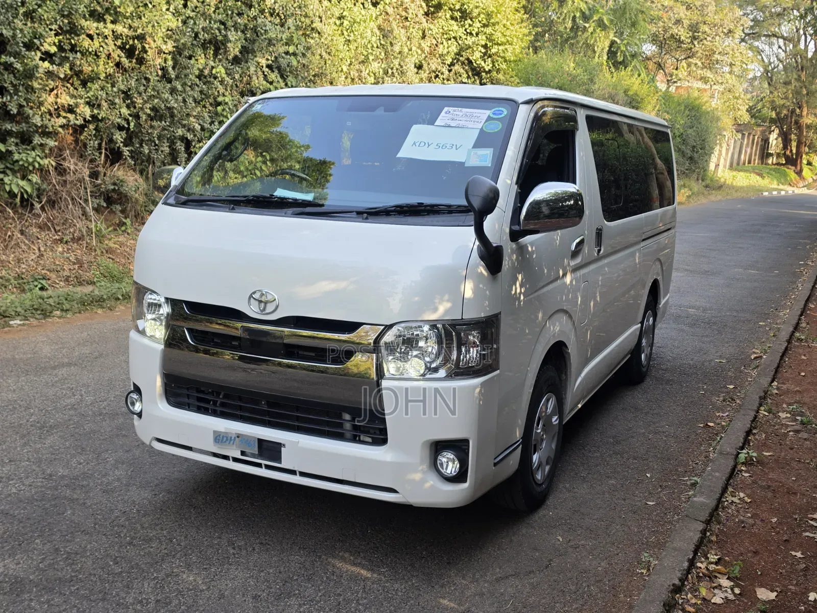 Toyota HiAce 2019 White