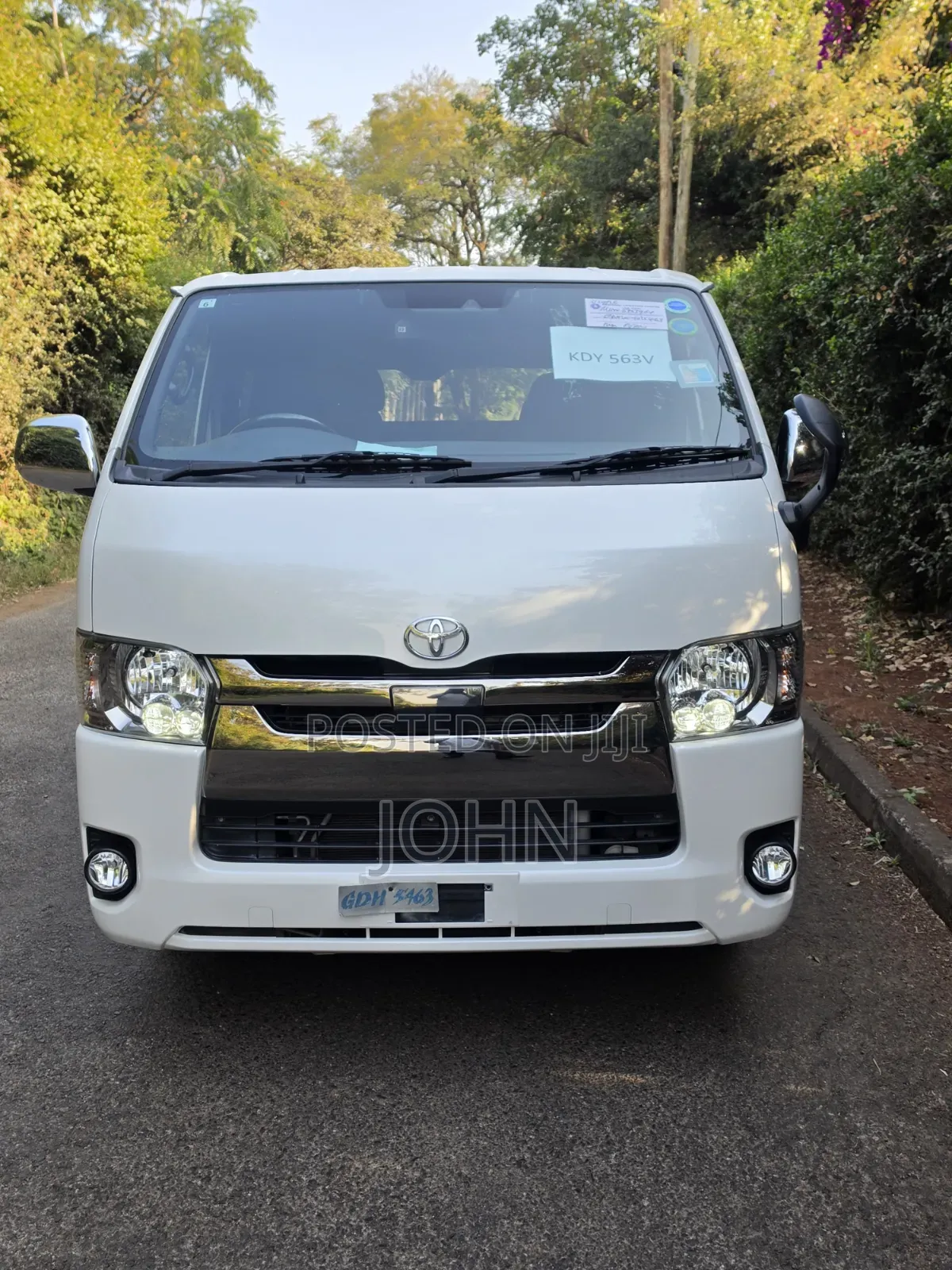 Toyota HiAce 2019 White