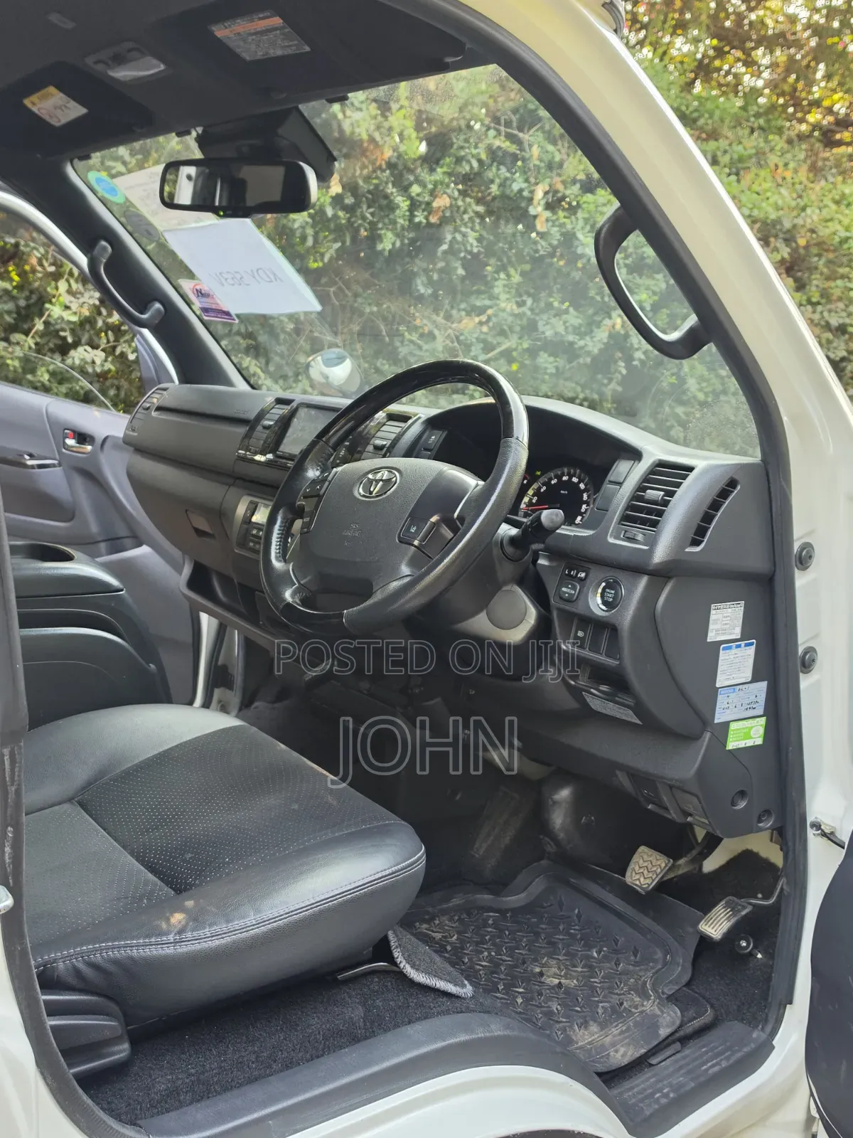 Toyota HiAce 2019 White