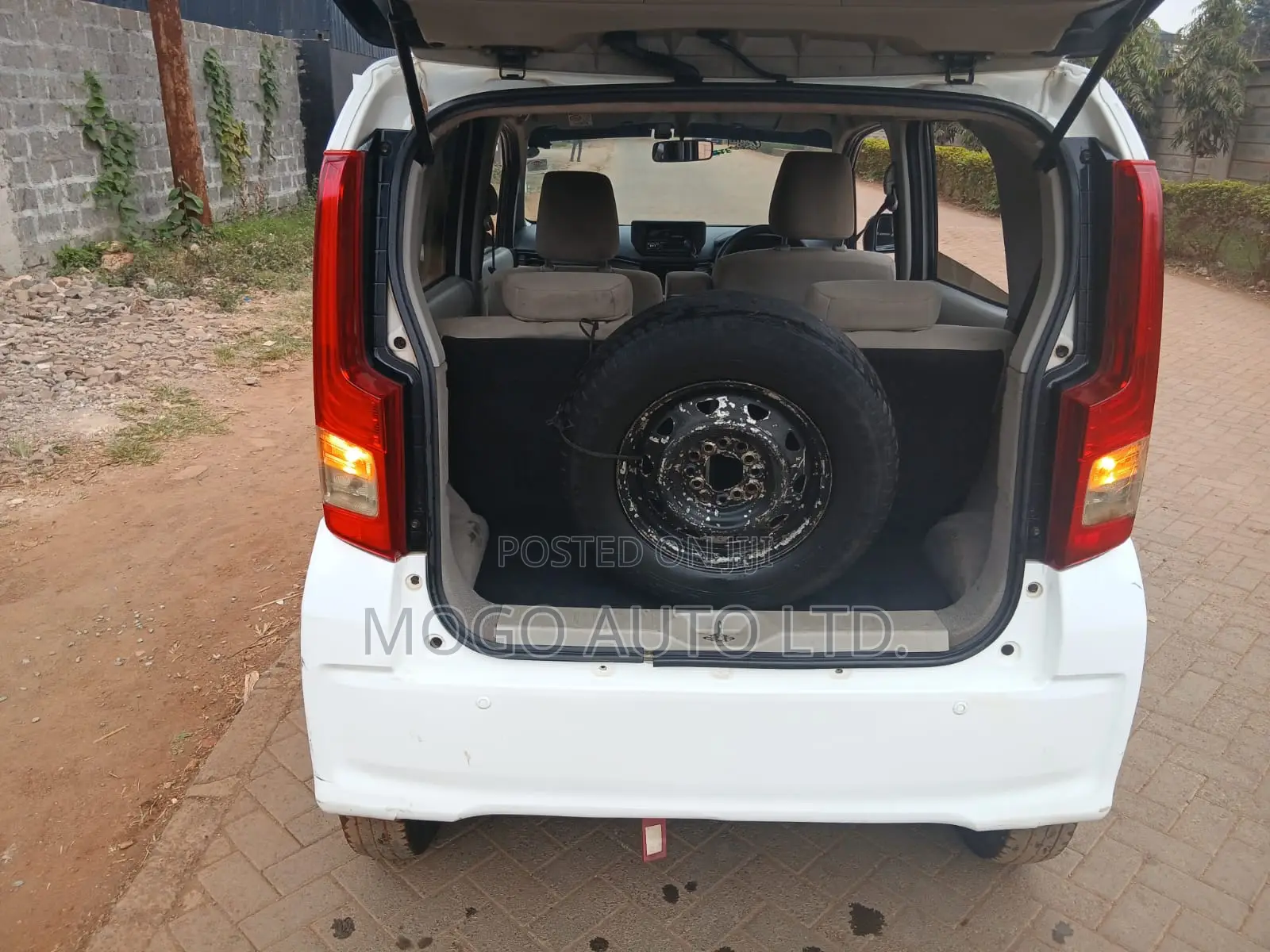 Daihatsu Move 2015 White