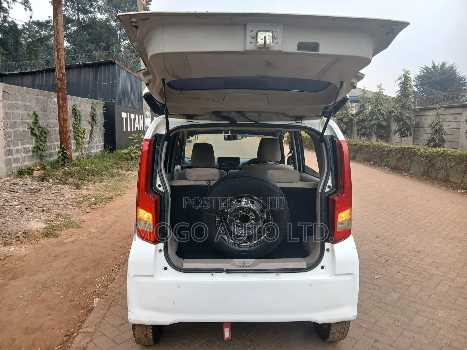 Daihatsu Move 2015 White