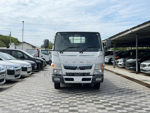 Mitsubishi Fuso Canter - thumbnail 2