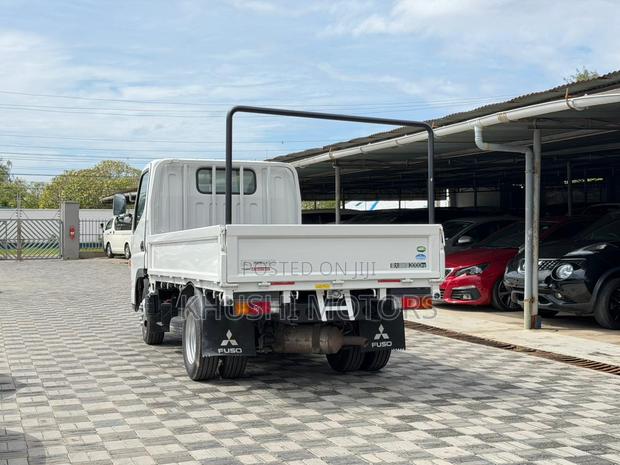 Mitsubishi Fuso Canter - thumbnail 4