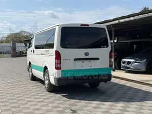 Toyota HiAce 2018 White
