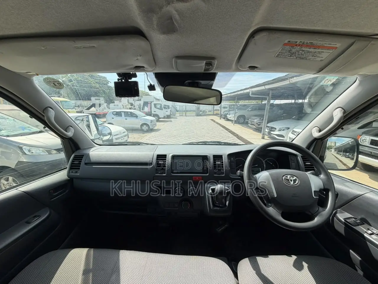 Toyota HiAce 2018 White