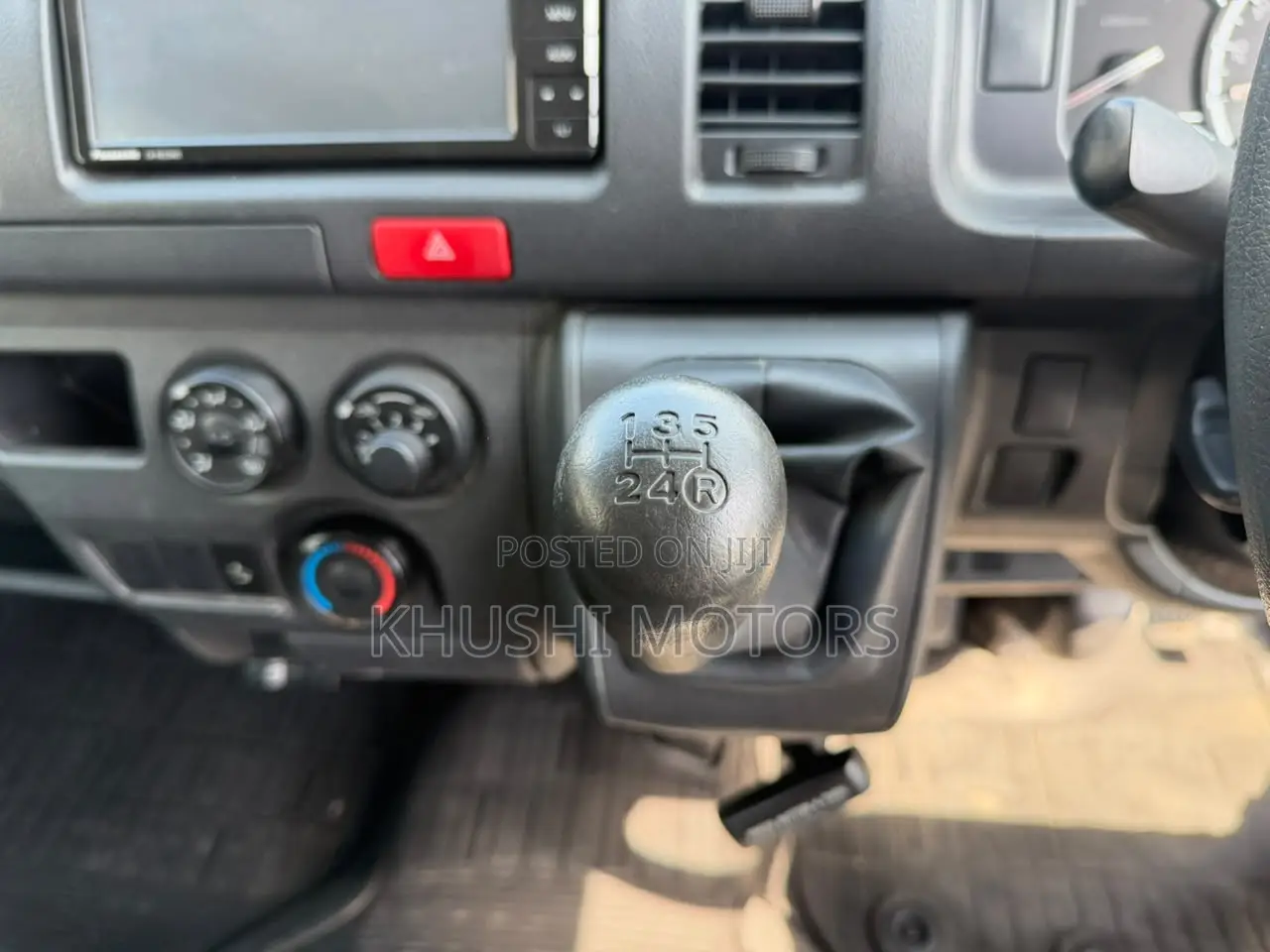 Toyota HiAce 2018 White