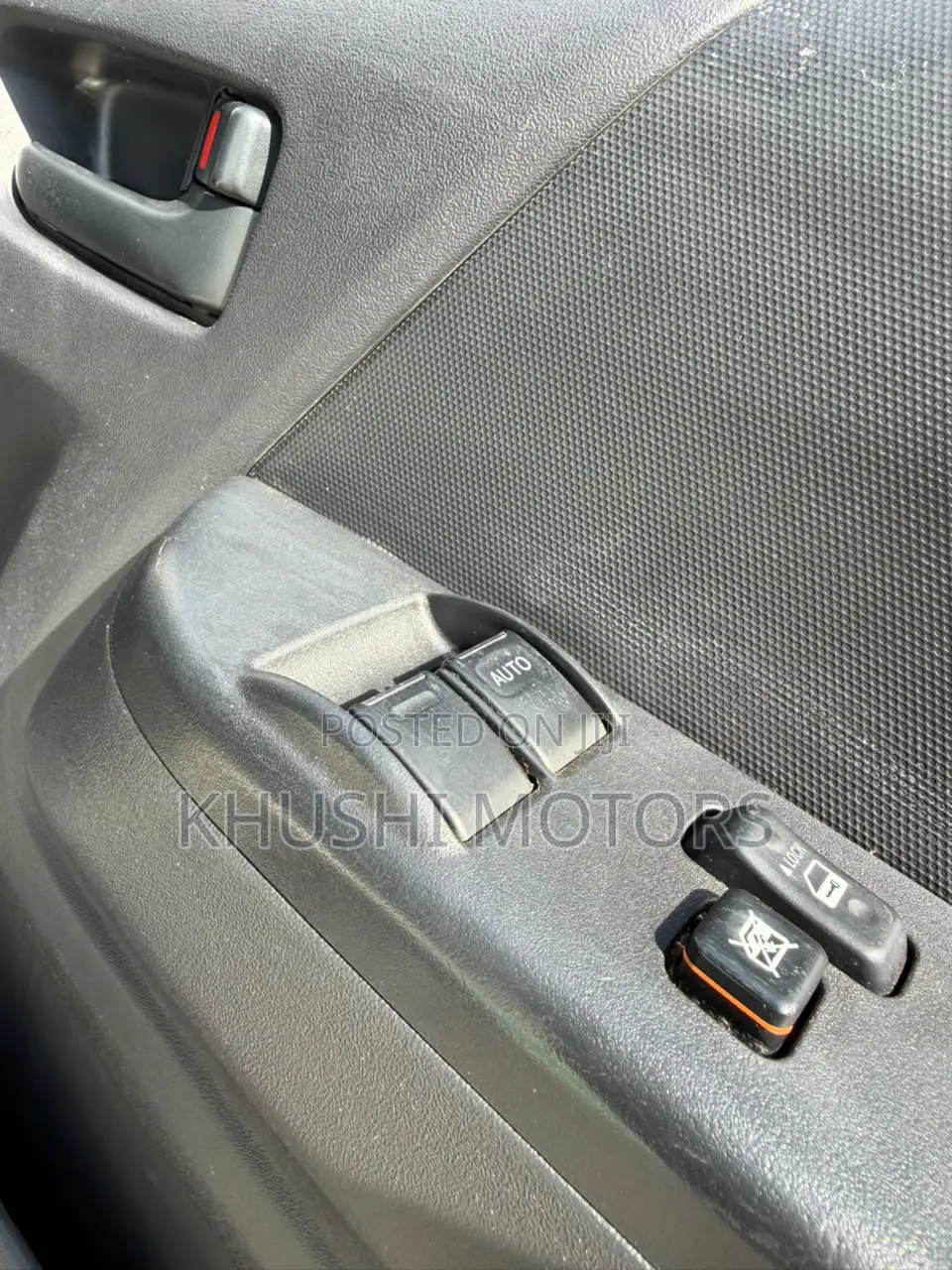 Toyota HiAce 2018 White