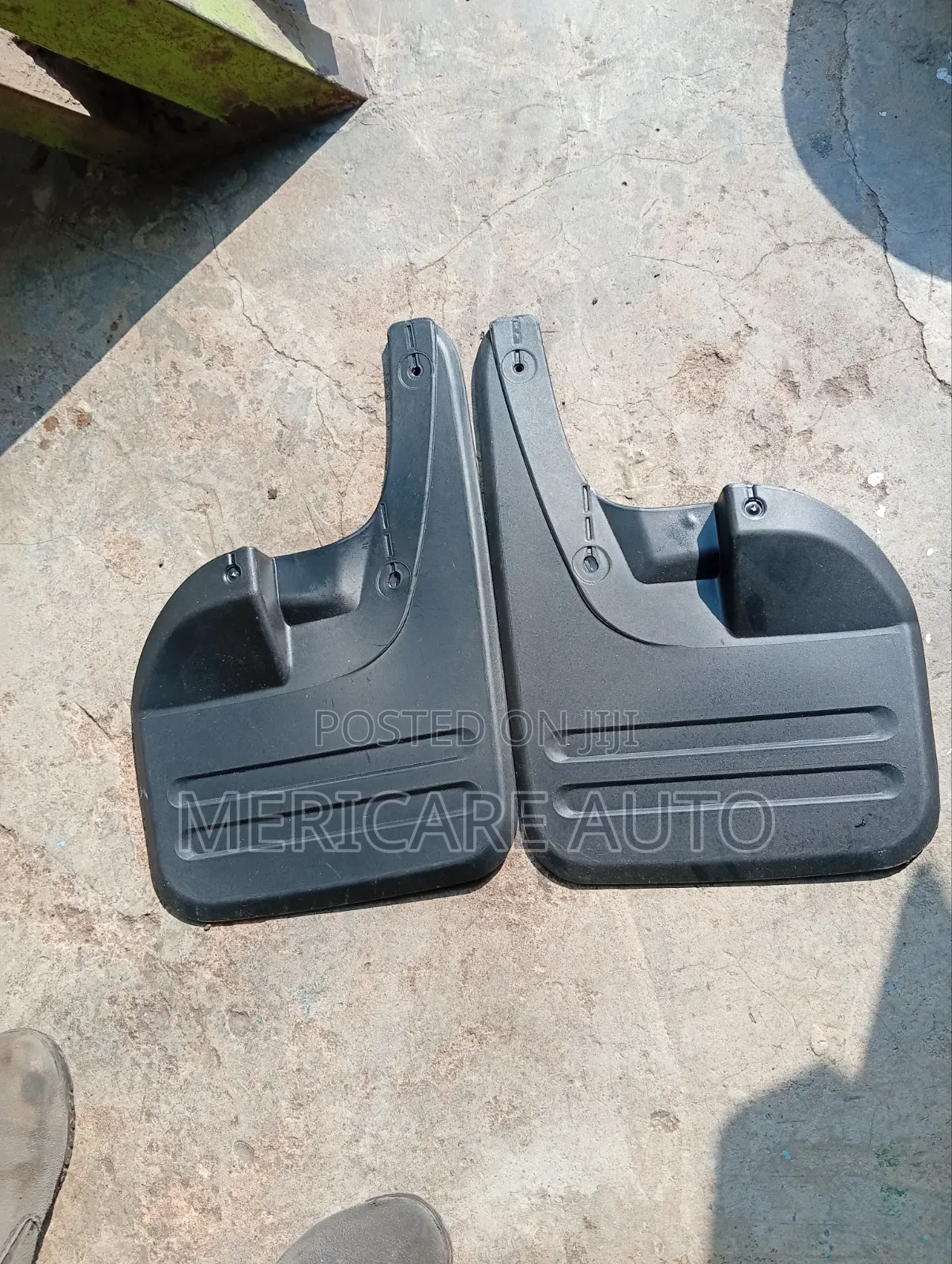 Mudflaps Hilux 2wd