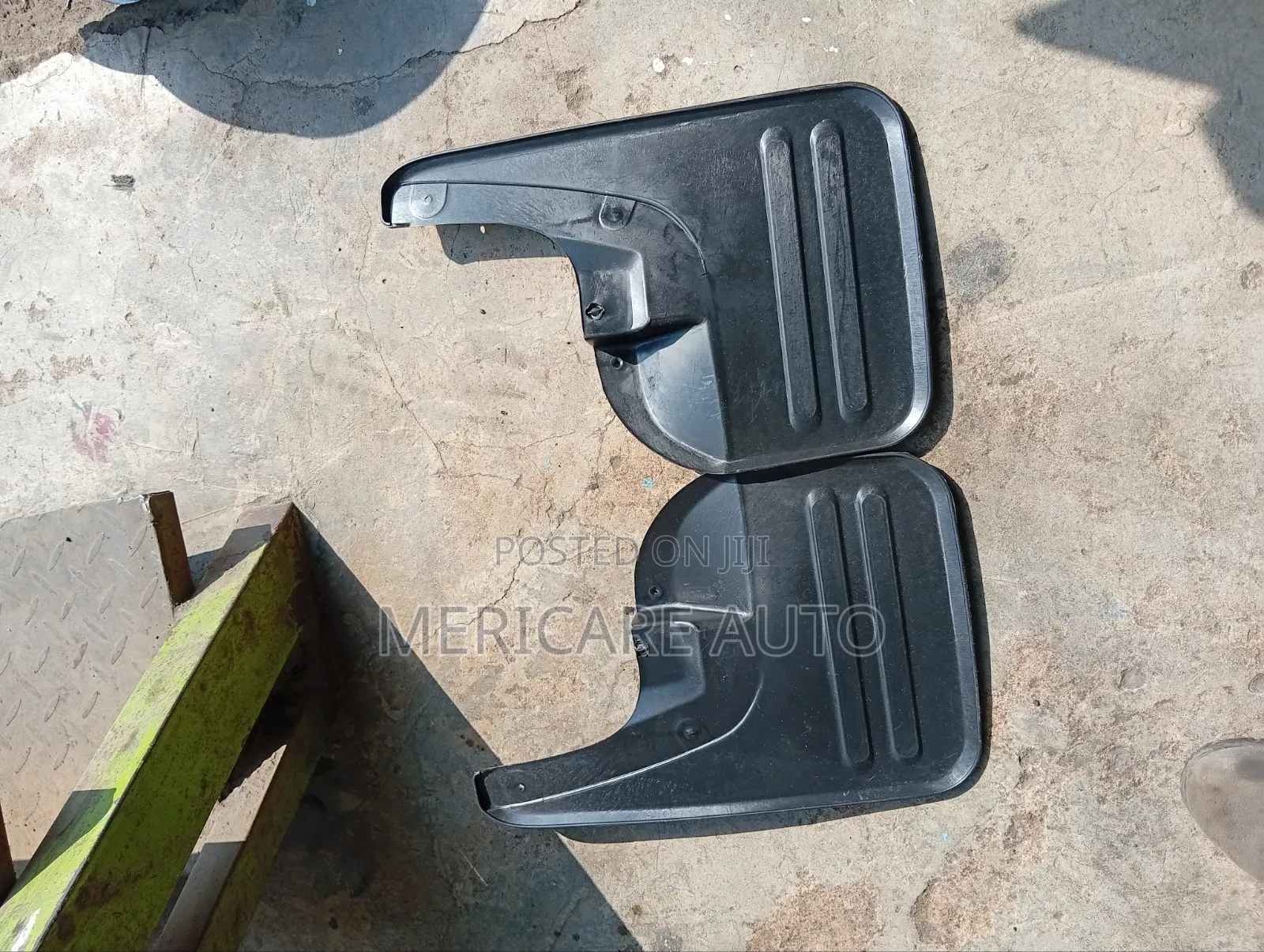 Mudflaps Hilux 2wd
