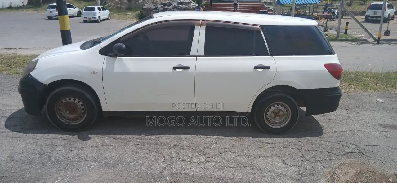 Nissan Advan 2010 White