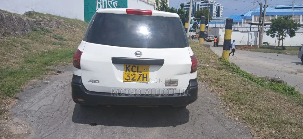 Nissan Advan 2010 White