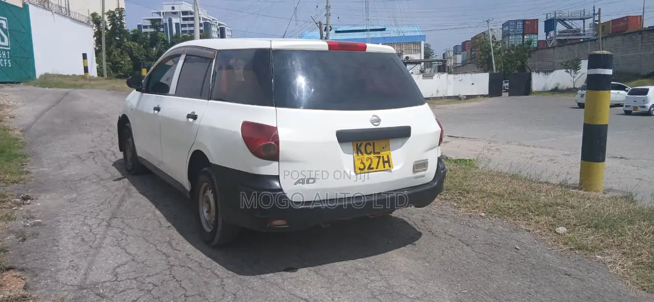 Nissan Advan 2010 White