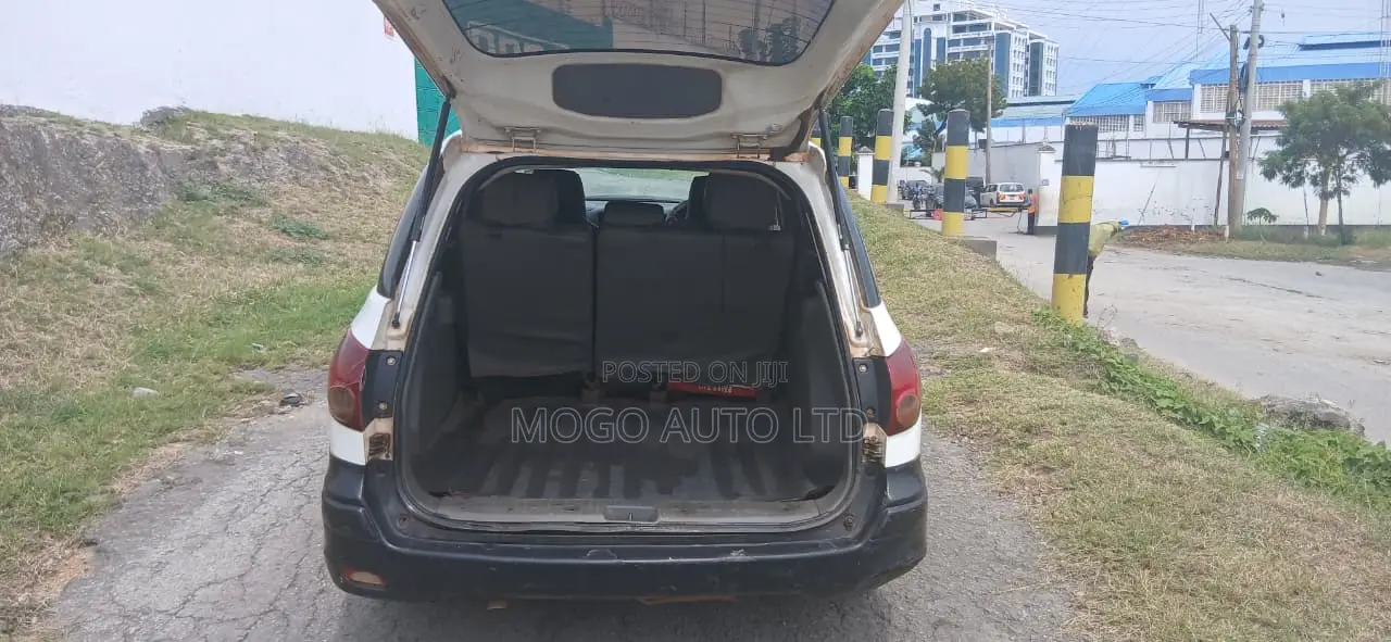 Nissan Advan 2010 White