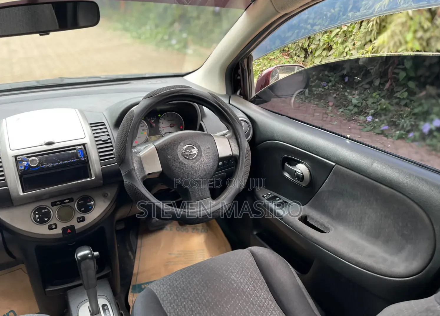 Nissan Note 1.4 2011 Maroon