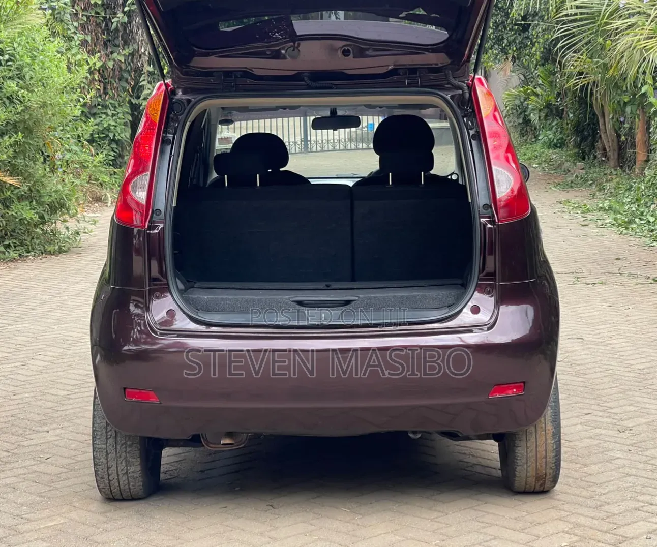 Nissan Note 1.4 2011 Maroon