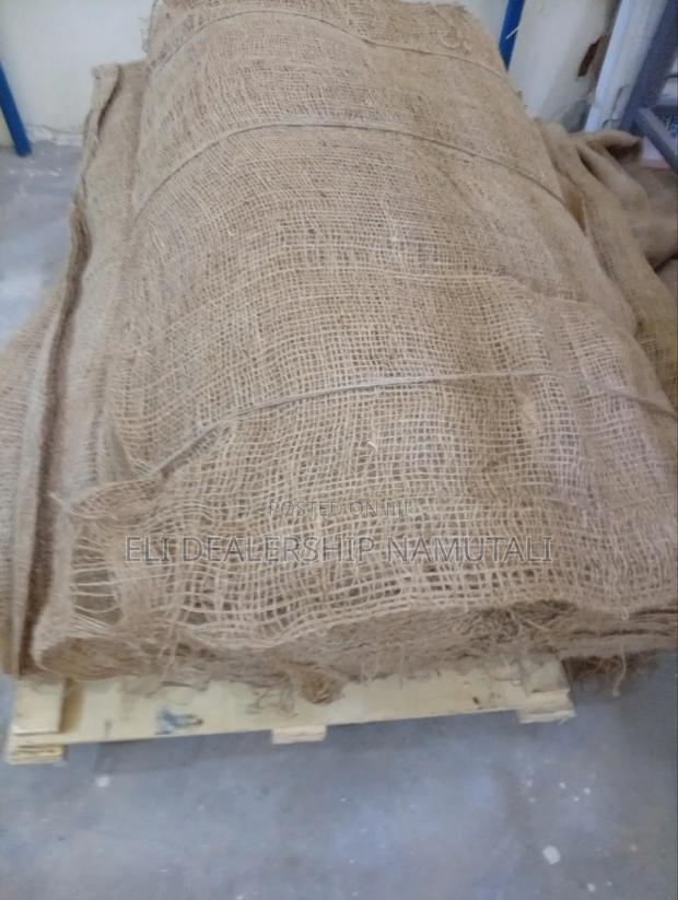 Buy Premium Hessian Cloth Online – Strong Natural Jute Fabric