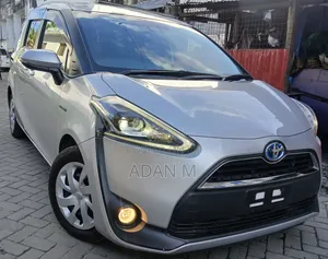 Toyota Sienta 2020 Silver