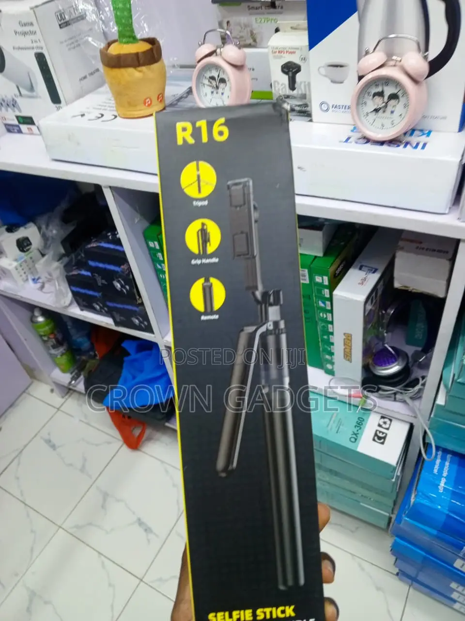 R16 Bluetooth Selfie Stick With Wireless Remote Shutter