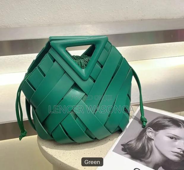 Classic Handbags - thumbnail 9