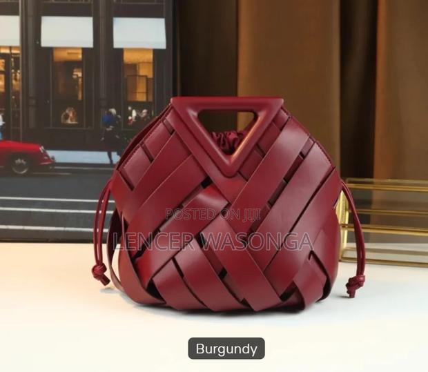 Classic Handbags - thumbnail 10