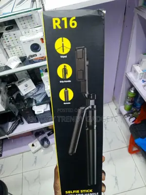 R16 Extendable Selfie Stick for iPhone Android Phones