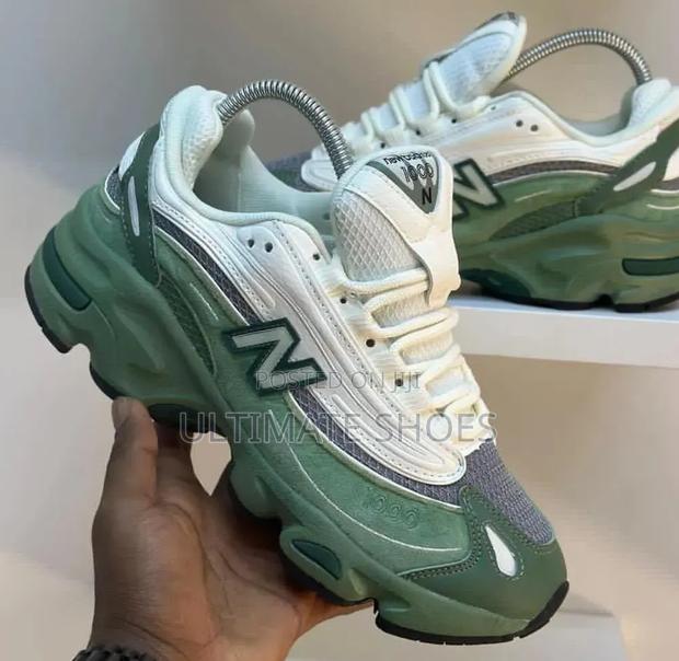 New Balance 1000 - main view