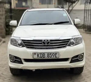 Toyota Fortuner 2.7 AWD 2013 White