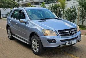 Mercedes-Benz C320 2009 Blue