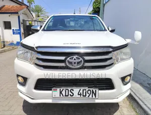 Toyota Hilux 2018 White