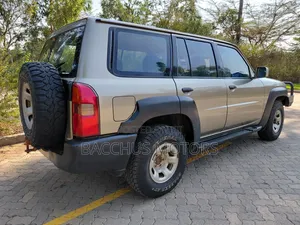 Nissan Patrol 2008 Gold