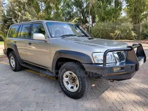 Nissan Patrol 2008 Gold