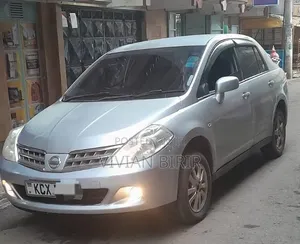 Nissan Tiida 2012 Silver