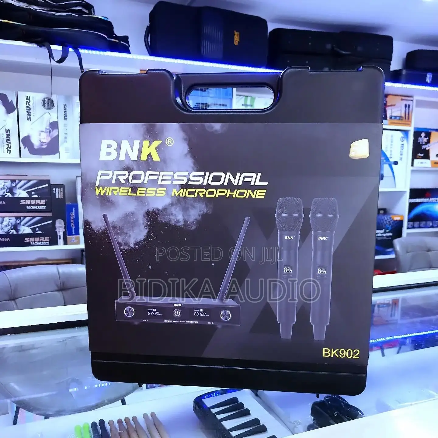 BNK BK902 Professional Wireless Microphone System