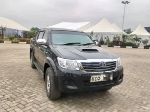 Toyota Hilux 2011 Black