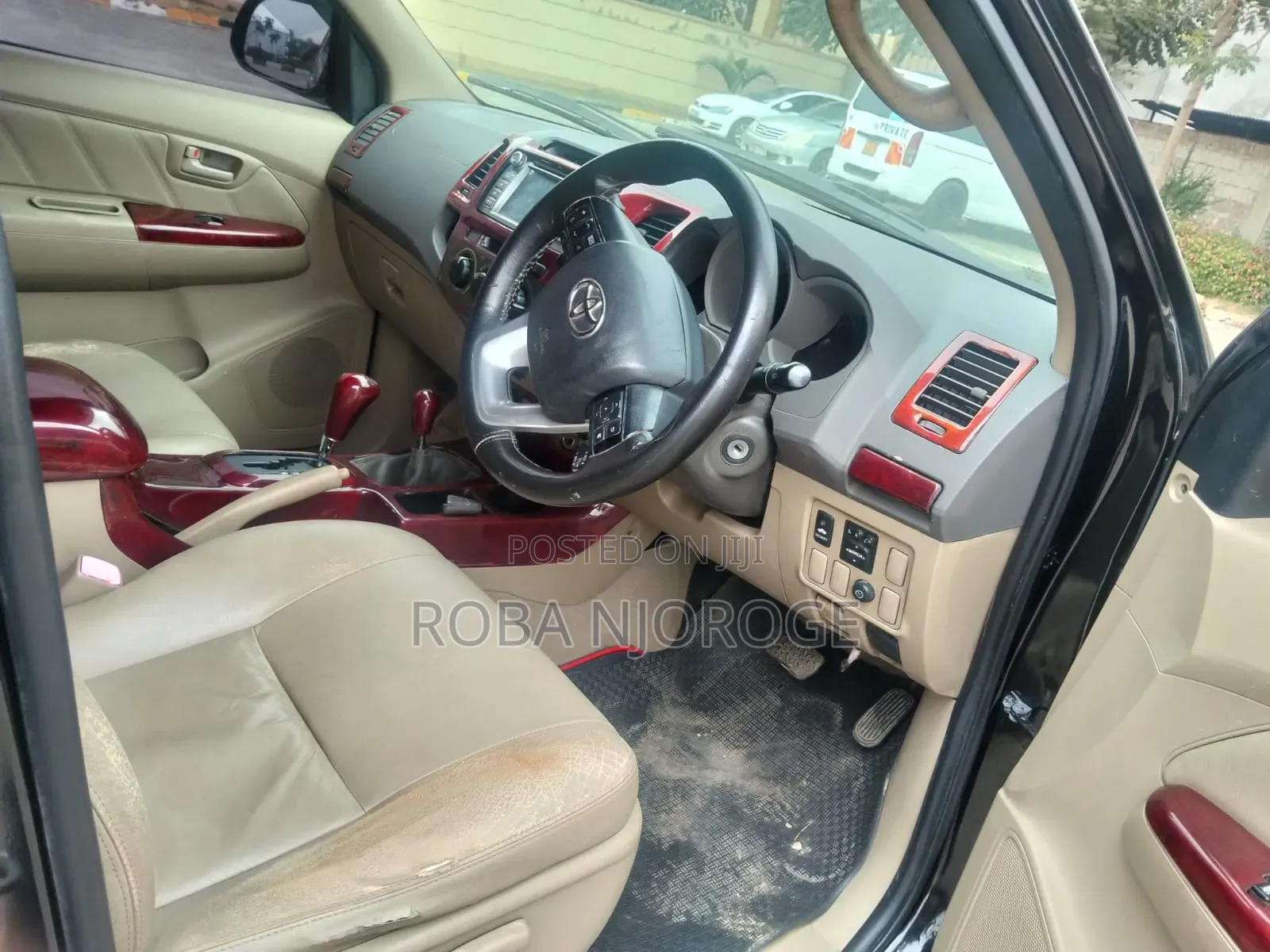 Toyota Hilux 2011 Black