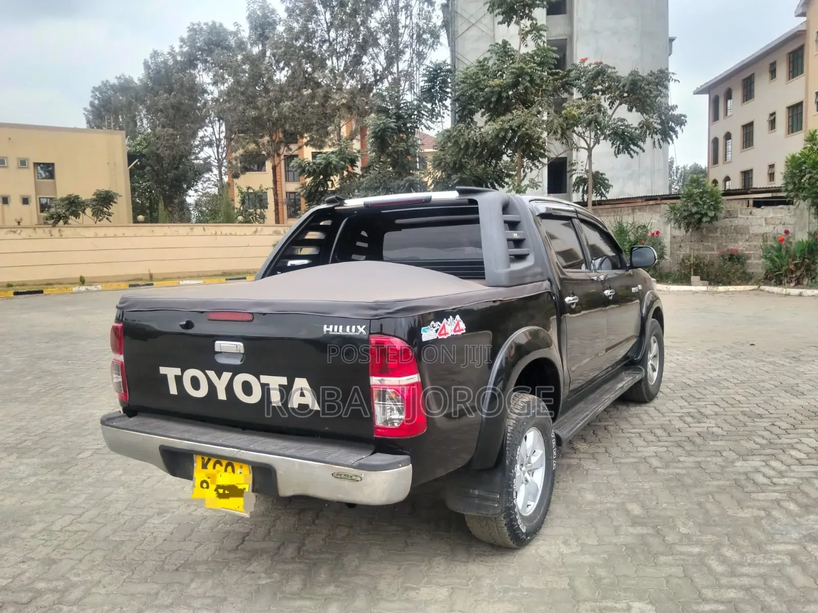 Toyota Hilux 2011 Black