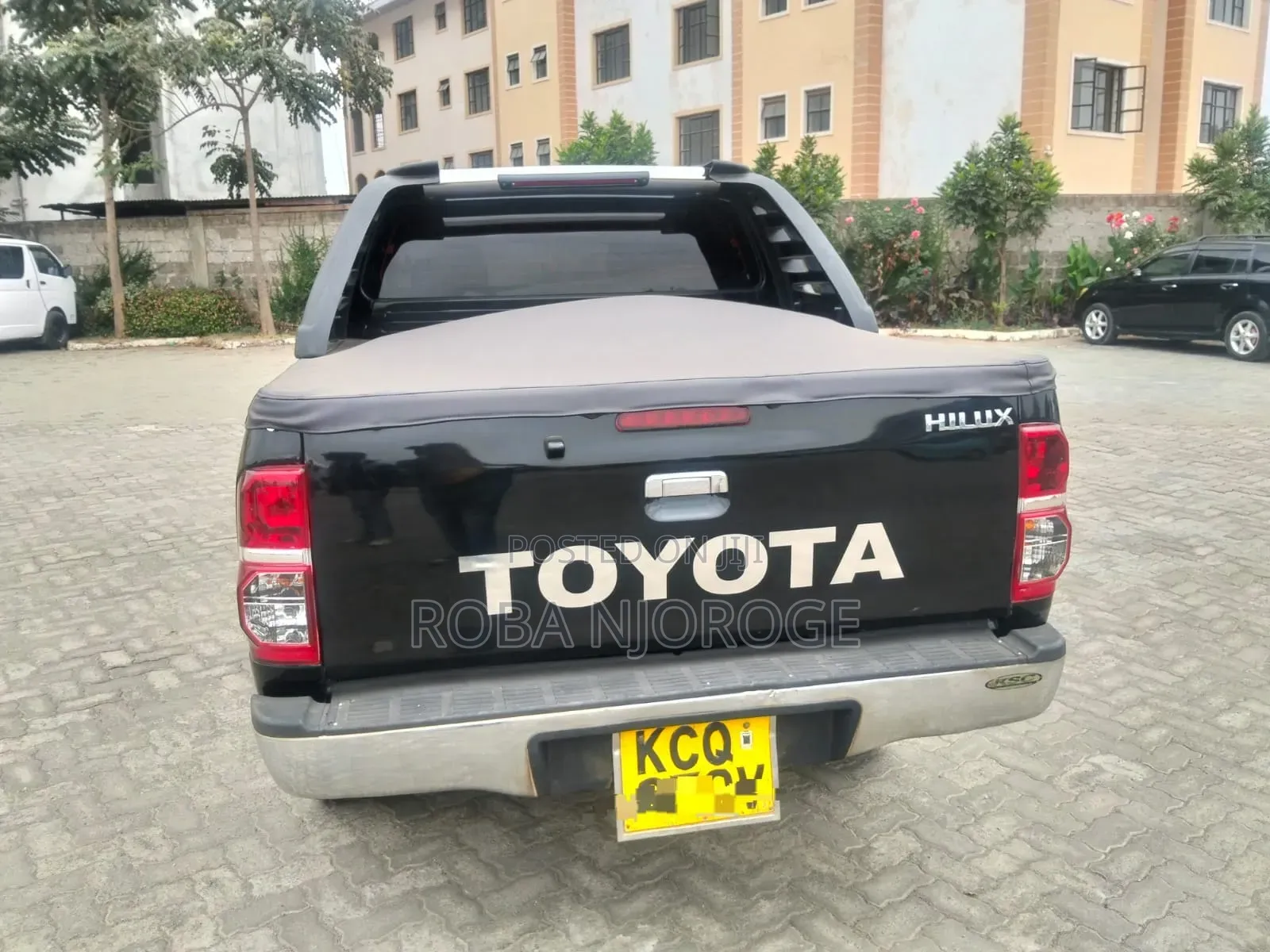 Toyota Hilux 2011 Black