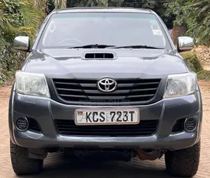 Toyota Hilux 2012 Gray