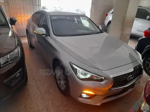 Nissan Skyline 2019 Blue